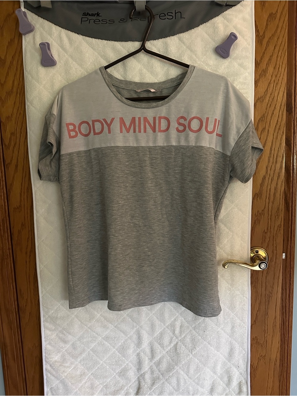 La Vie En Rose Grey Short Sleeve Tee with Pink 'BODY MIND SOUL' Print